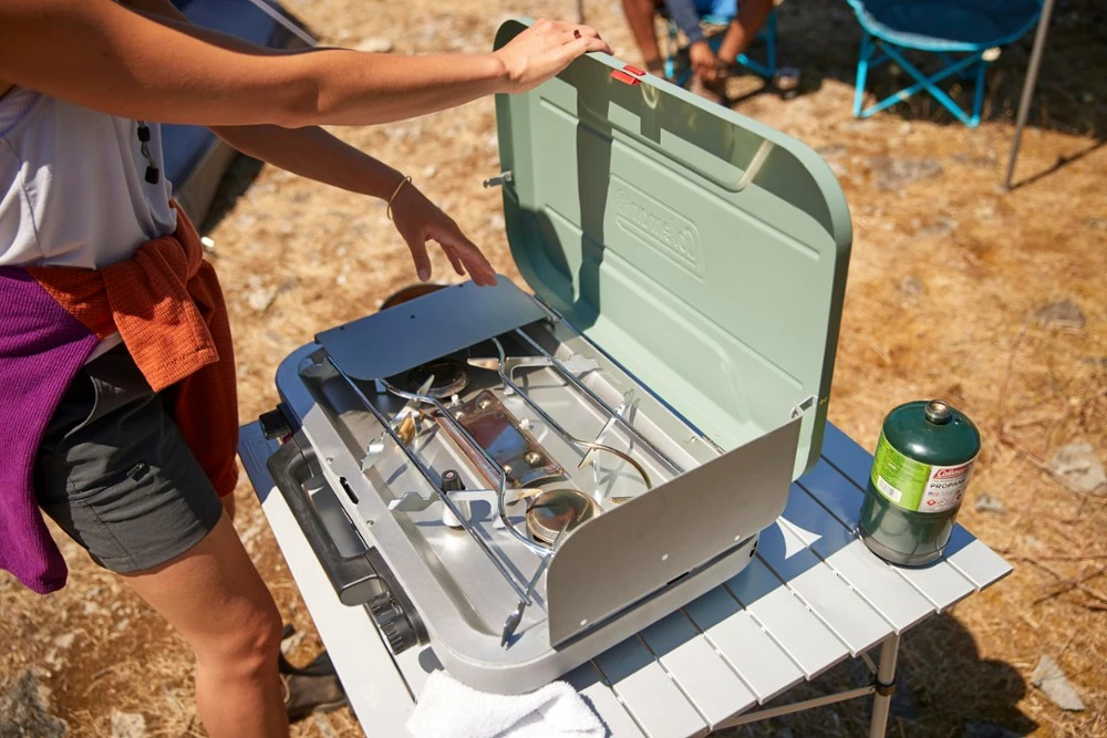 Coleman Cascade 328 3-Burner Camp Stove - Image 9